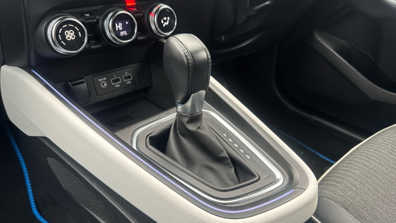 Renault Clio 1.6 E-TECH full hybrid 145 Techno 5dr Auto Hybrid Hatchback